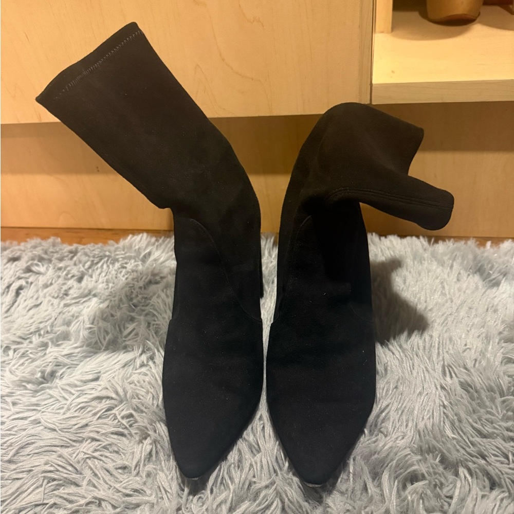 Stuart Weitzman Black Heeled Boots with Sleek Silhouette